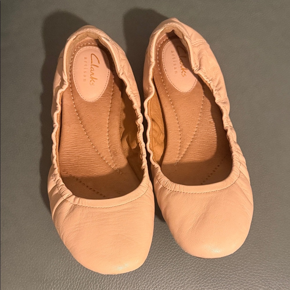 Clarks Nude Leather Ballet Flats size 9